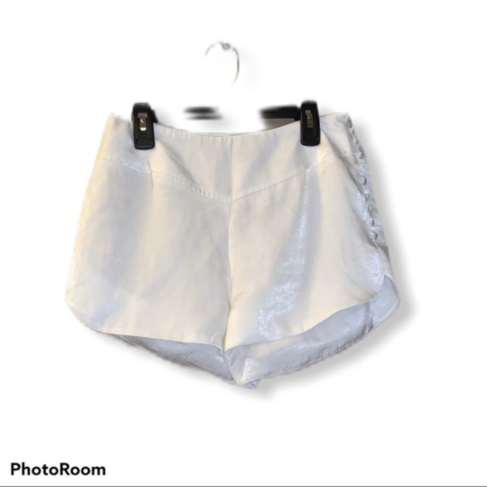 Ecru lab size S white shorts